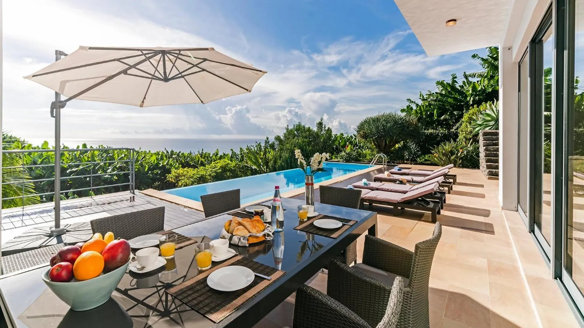 Extravagant Calheta Villa The Designhouse 4 Bedrooms Stunning Sea Views Contemporary Build Arco da Calheta  Portugal